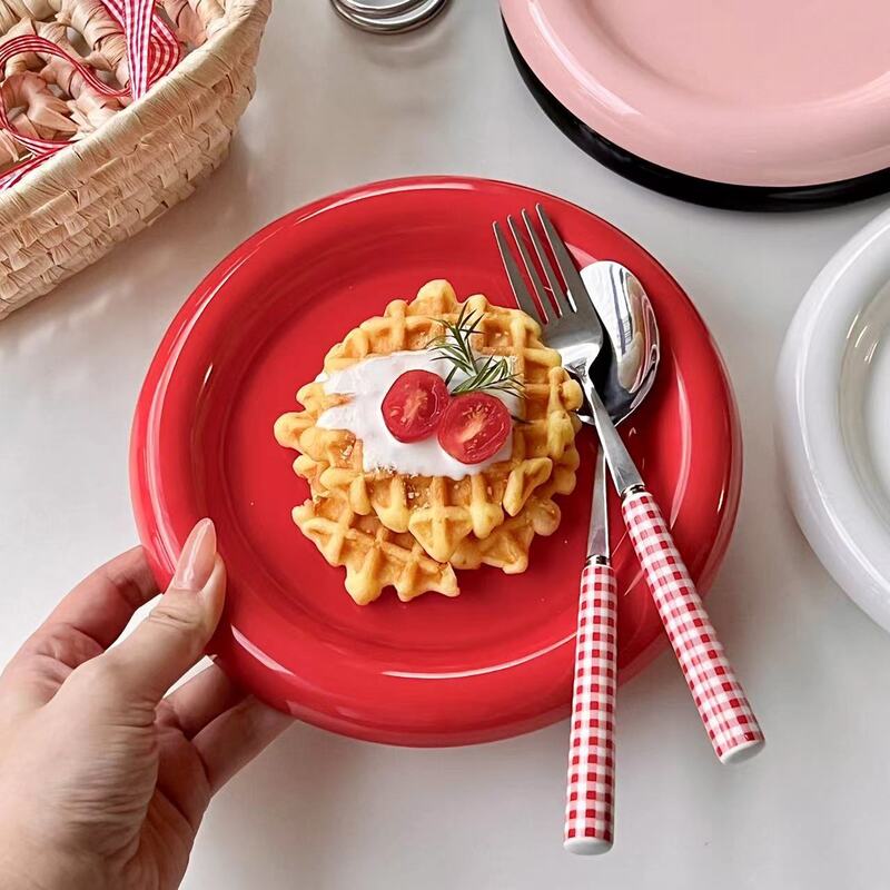 Assiette Plate en Céramique – 20 cm, Design Élégant et Fonctionnel