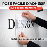 Sticker Texte Personnalisé Professionnel – 1 à 4 Lignes – Largeur 30, 50, 80 ou 120 cm - Signalétique Vitrine, Bureau, Porte – Vinyle ORACAL 651 – Made in France