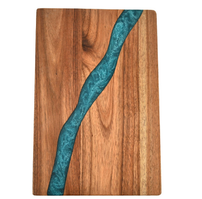 Planche à Découper et Plateau de Service – Bois d’Acacia & Résine Époxy Vagues Océaniques (31 x 20,5 cm)