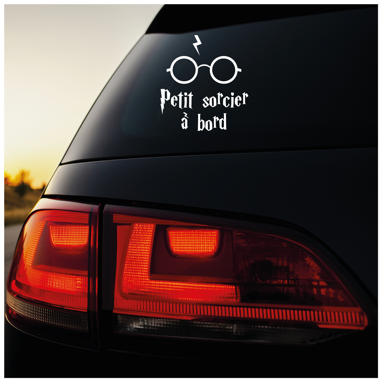 Lenidesign.fr | Sticker Voiture Bébé à Bord Sorcier/Sorcière Personnalisé Prénom