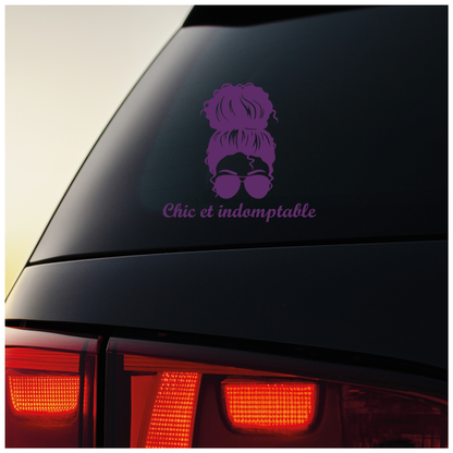 Sticker “Chic et indomptable” V2 – Autocollant femme forte et stylée – Humour – Girl power