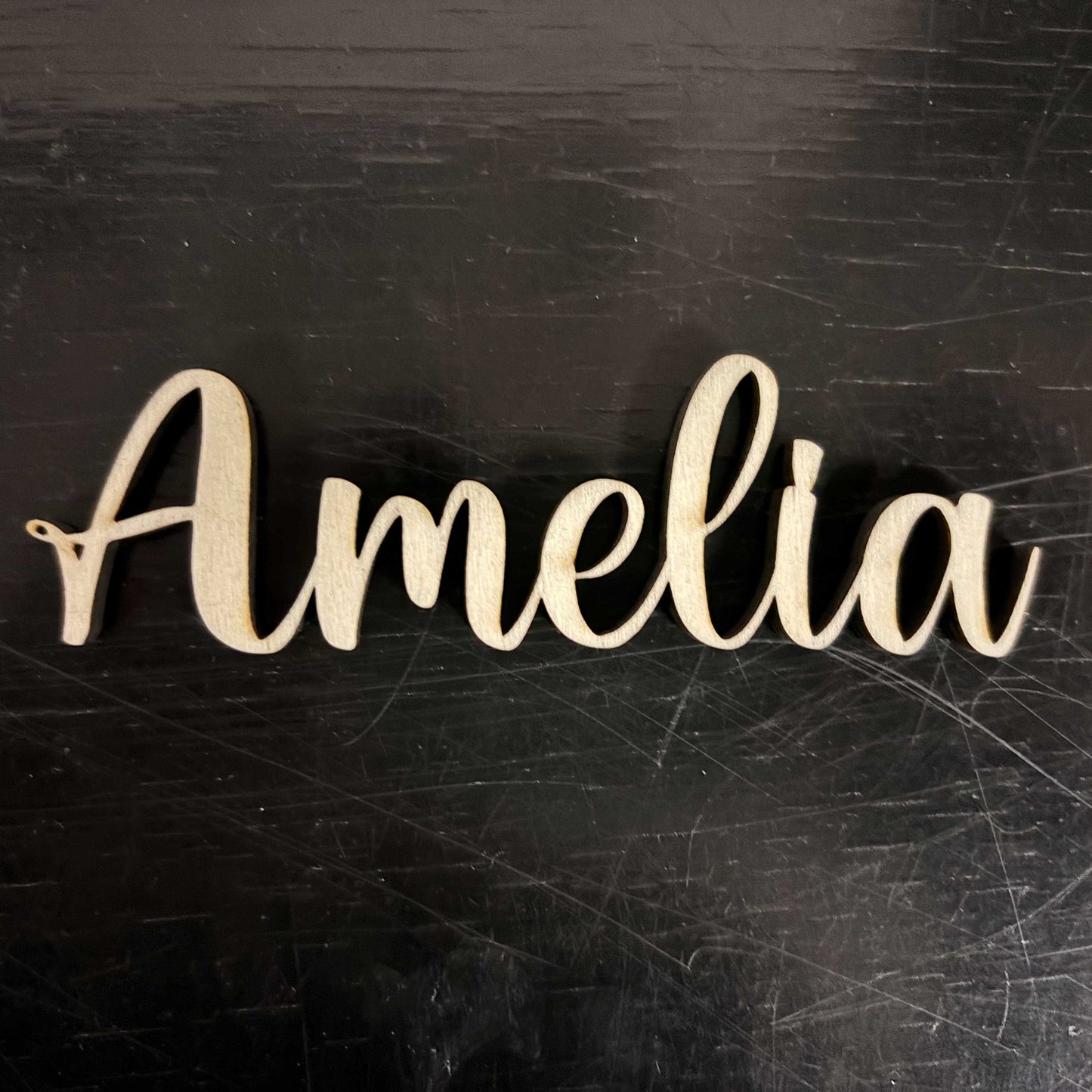 Marque-place personnalisé en bois – Prénom découpé au laser - Hauteur 3cm – Mariage, Baptême, Communion, Anniversaire – Bois de tilleul 4 mm – Fabrication artisanale en Alsace