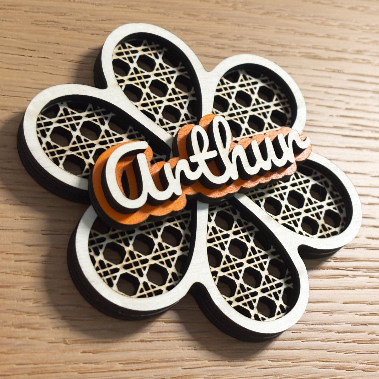 Prénom en bois personnalisé – Décoration murale fleur pour chambre bébé/enfant – Découpe laser, effet relief – 11 à 25 cm – Cadeau naissance - Made In France