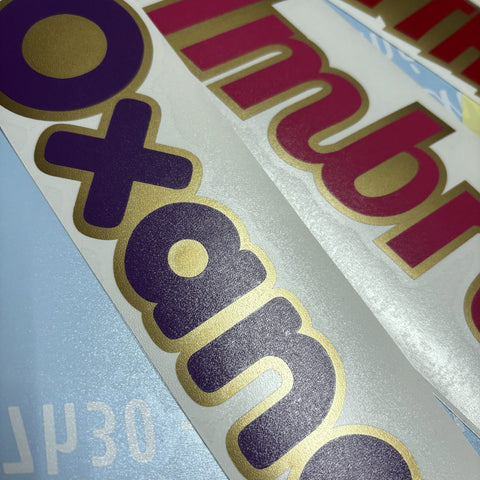 Stickers prénom Ambre et Oxana, vinyle deux couleurs avec contour doré