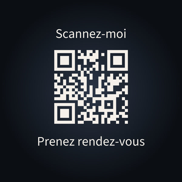 Sticker QR code personnalisé découpé, blanc sur fond sombre, avec les lignes Scannez-moi et Prenez rendez-vous