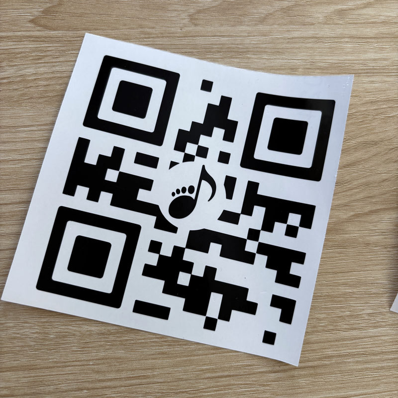 Sticker QR code découpé en vinyle noir, réalisation sur mesure